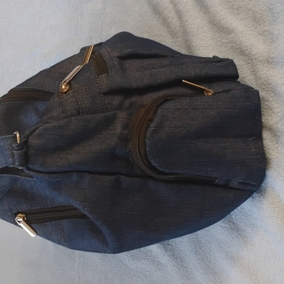 Gold Coast Bundle 🪷 - Picture 15 of 16